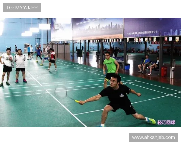 武汉羽毛球队战术分析：盯防策略的成败与启示