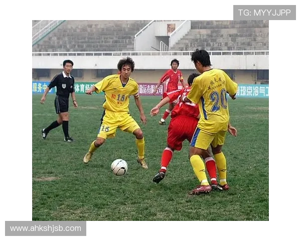 武汉足球队包夹战术革新探讨与未来发展展望