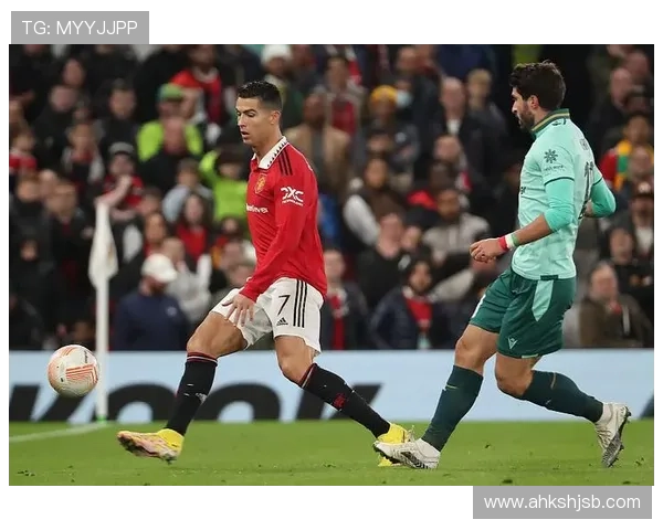 足球明星温馨瞬间与孩子同框的壁纸分享让爱与梦想同行